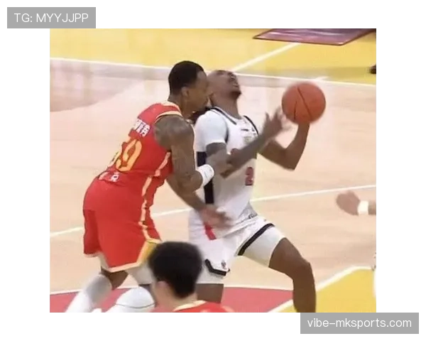 场内犯规和场外犯规,裁判到底该怎么判? 场内犯规和场外犯规,裁判到底该怎么判?