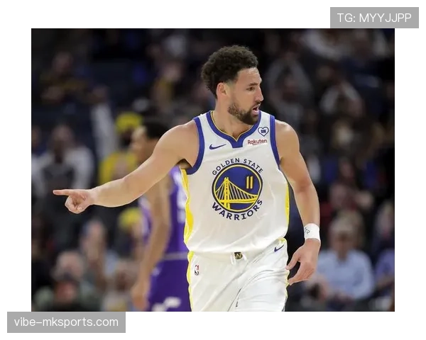 克莱·汤普森三分命中率提升显著 拉开球队外线火力差距