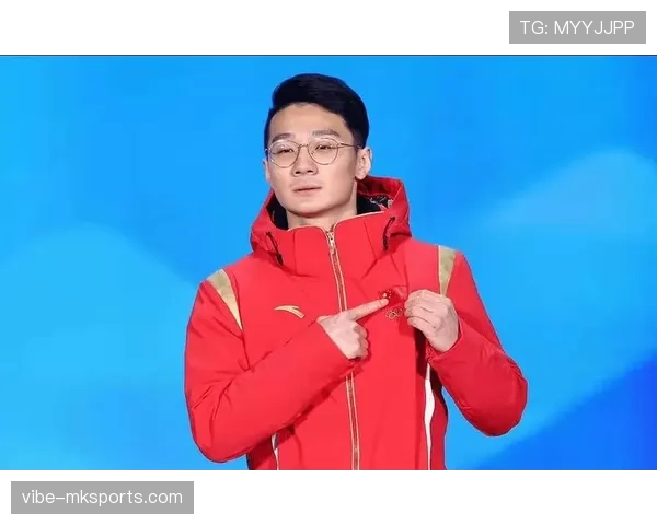 任子威训练完顺手拎走一袋冰，回家当水喝？